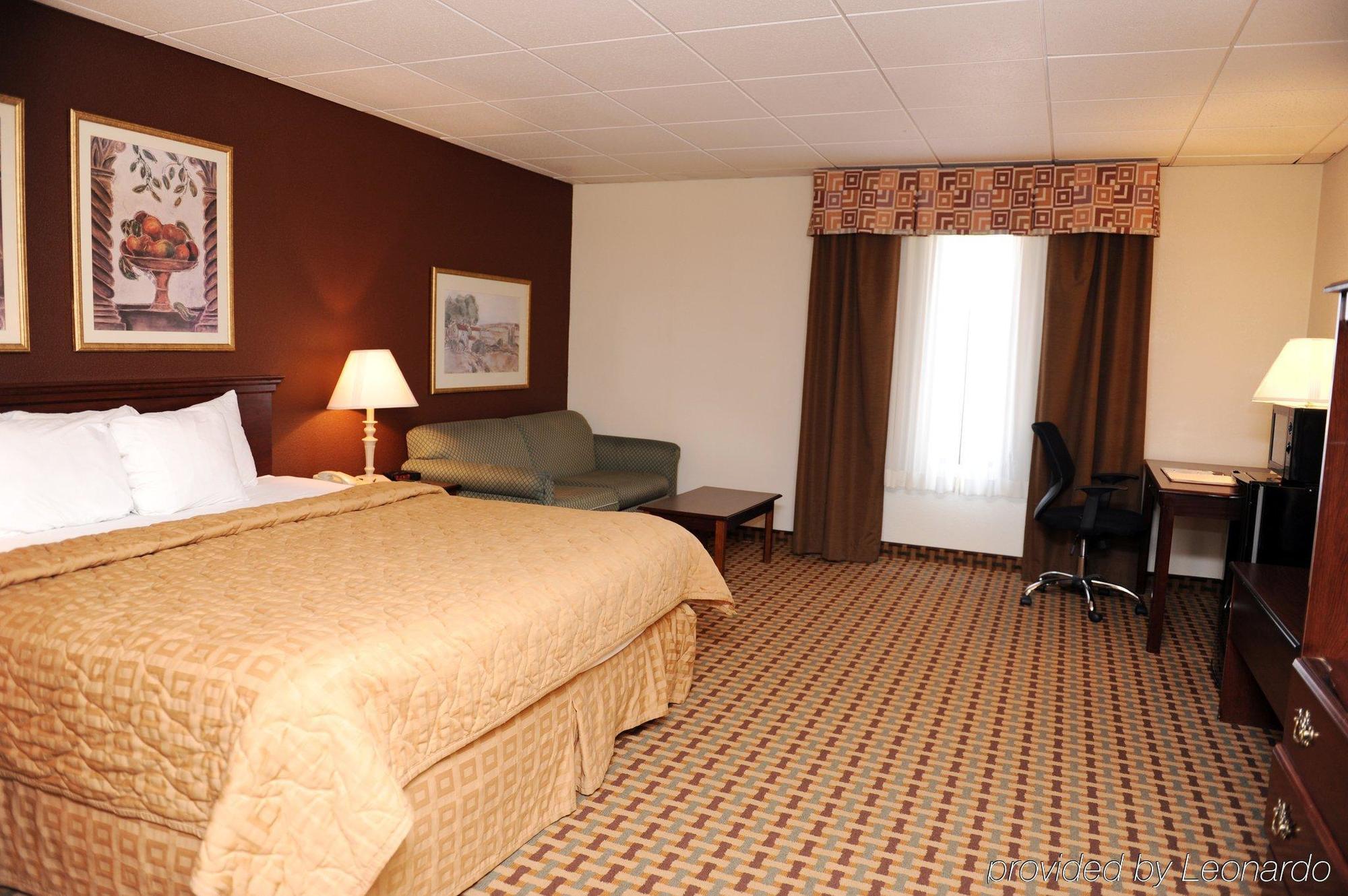 Quality Inn And Suites Conference Center Richmond Szoba fotó