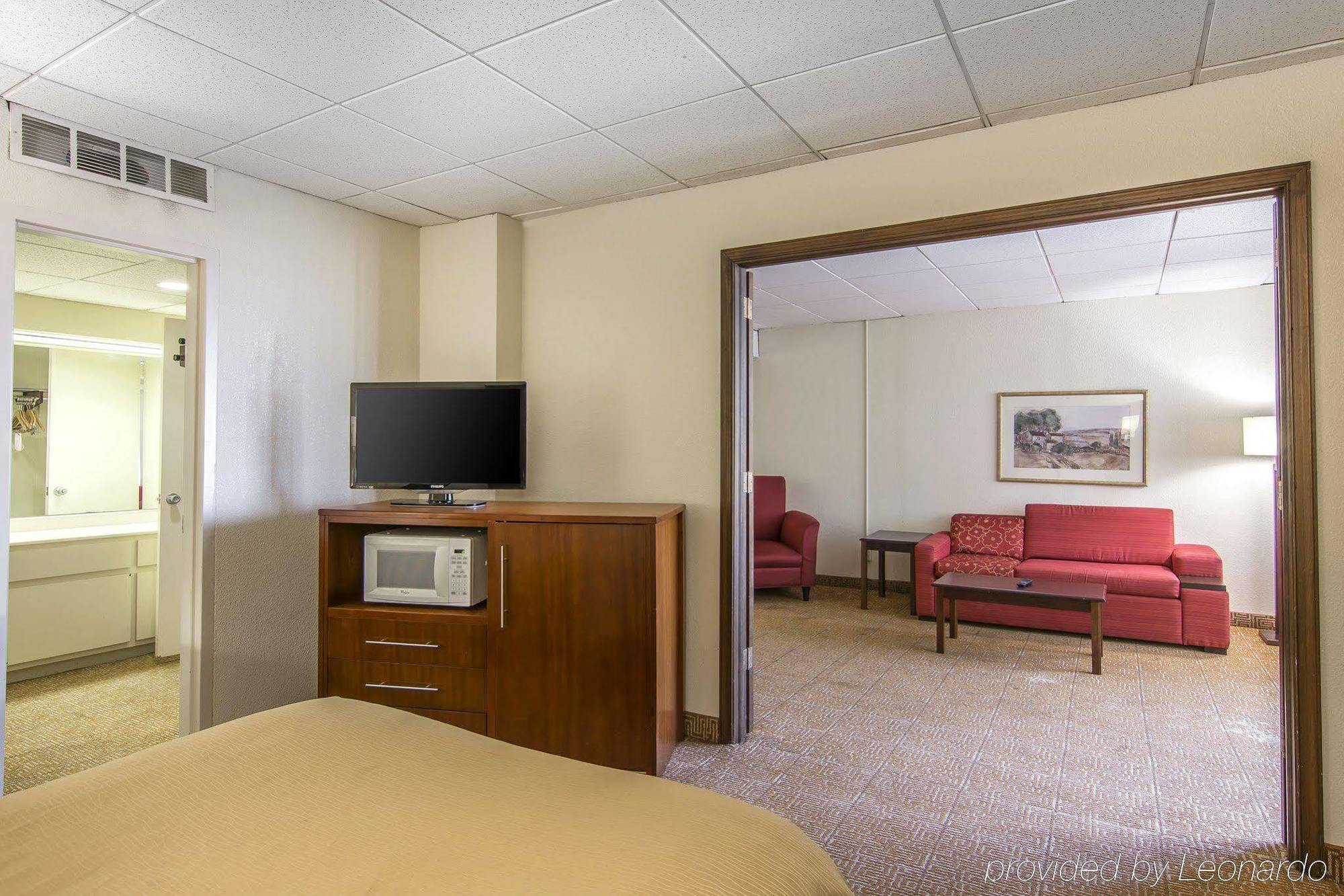 Quality Inn And Suites Conference Center Richmond Kültér fotó