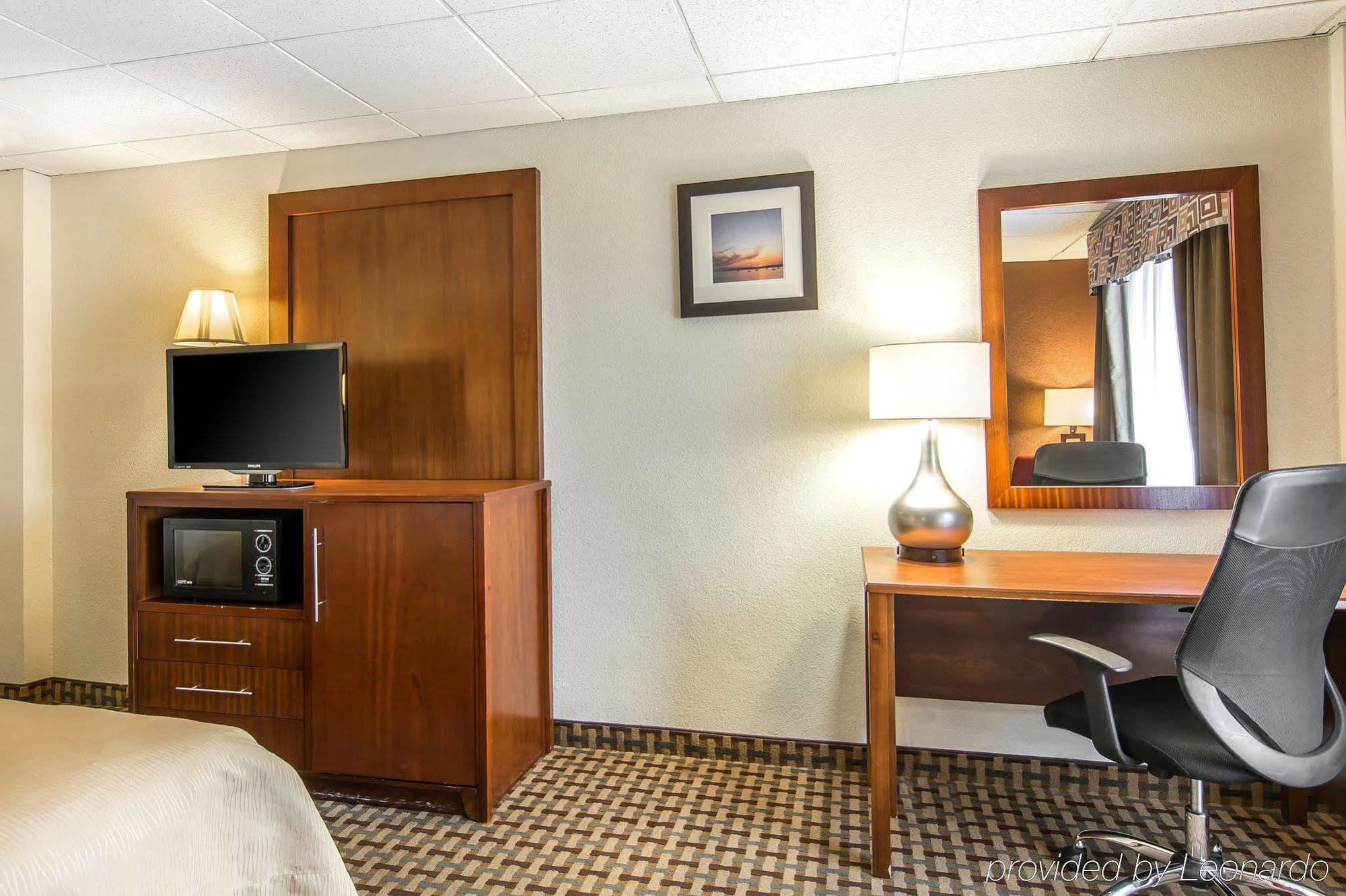 Quality Inn And Suites Conference Center Richmond Kültér fotó
